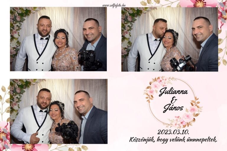 Selfiebox fotósorozat egy esküvői háttér előtt, ahol az ifjú pár és a fotós közös képeket készít. A menyasszony csillogó, rózsaszín-ezüst csipkés ruhában, a vőlegény elegáns fehér öltönyben, míg a fotós sötét öltözékben, profi kamerával a kezében látható. A virágos dekorációval díszített háttér és a személyre szabott keret tökéletes kiegészítői az esküvői fotóautomata élménynek.