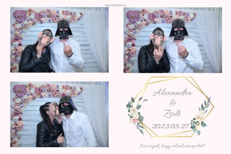 Selfiebox bérlés esküvőre. Fotóbox által készített háromrészes képsorozat, ahol két személy humoros jelmezekben és maszkokban pózol egy esküvői rendezvényen, romantikus virágfal előtt. A selfiebox lehetőséget biztosít egyedi és vicces pillanatok megörökítésére, legyen szó esküvőről, céges partyról vagy születésnapi buliról.