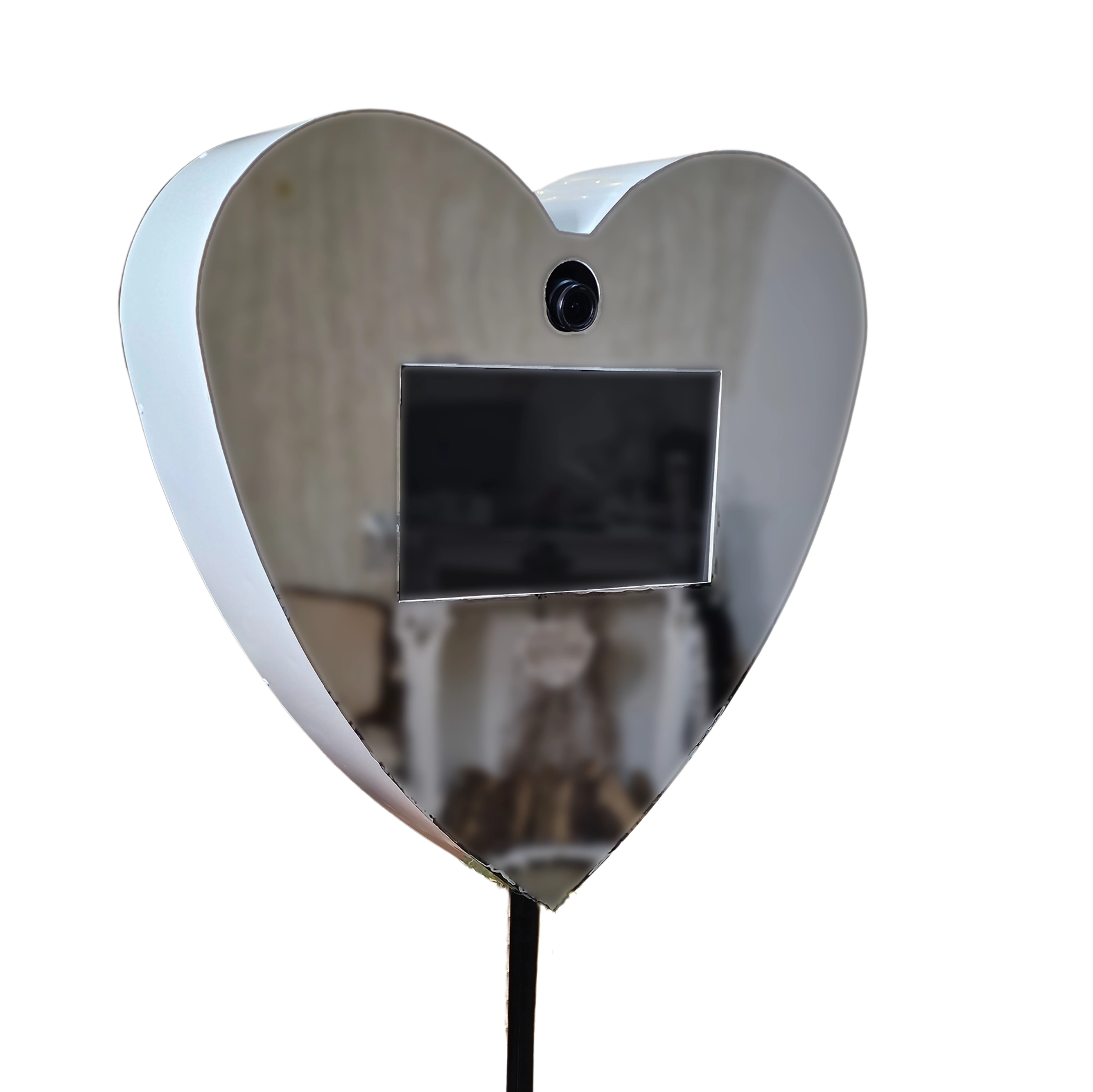 Szív alakú selfiebox elegáns kivitelben, érintőképernyős vezérléssel, tökéletes esküvőkre és romantikus eseményekre.