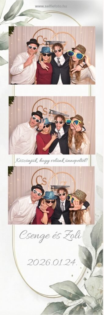 Esküvői selfiebox bérlés nyomtatott fotócsíkkal, vidám csoportképekkel, mókás kellékekkel és elegáns virágos dizájnnal